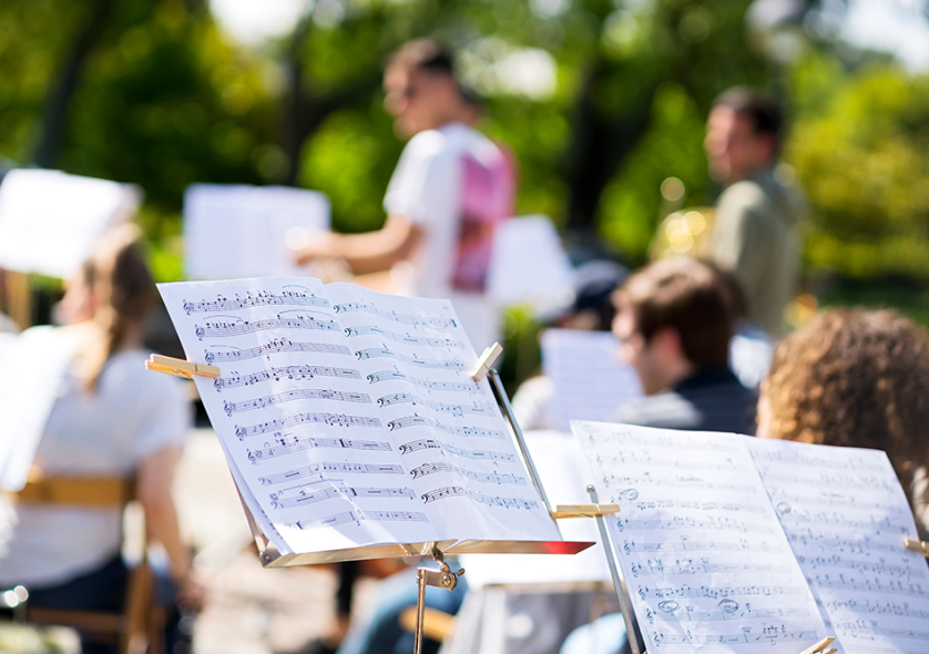 Musique, extérieur, jardin, partitions