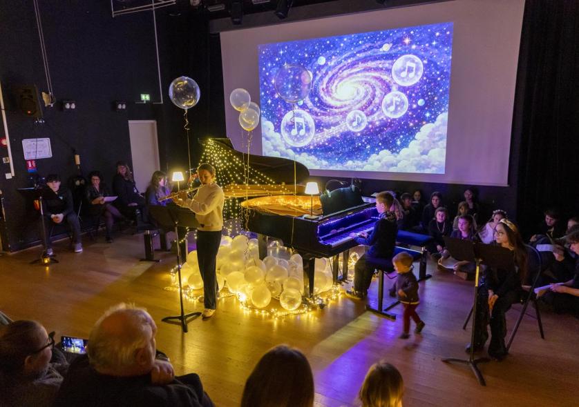 Photo de concert d'élèves avec flûtiste et pianistes